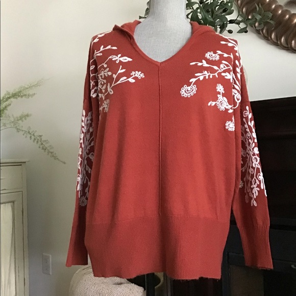 RAIN + ROSE Sweater - Picture 2 of 7